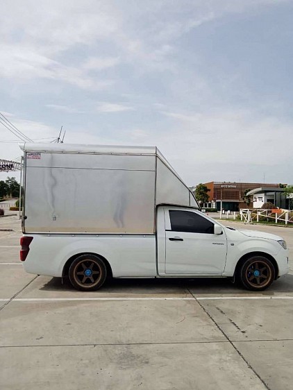 บริการรถกะบะตู้ทึบขนย้ายของหรือย้ายหอพัก